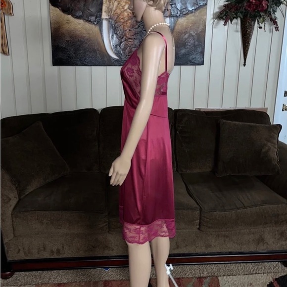 Henson Kickernick • Vintage • Lace • Burgundy • Sexy • Nightgown Slip • Size 36 - Picture 4 of 9